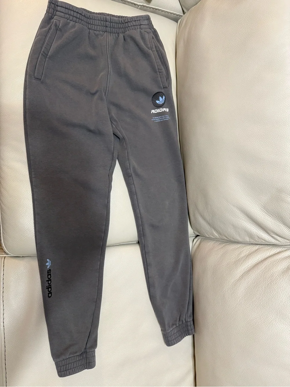 Adidas Men’s Gray Logo Jogger Pants Small